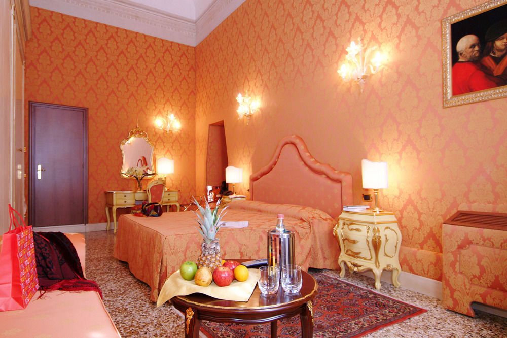 กาเวนดรามิน ซาโก Hotel เวนิส ภายนอก รูปภาพ