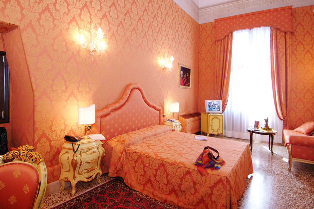 กาเวนดรามิน ซาโก Hotel เวนิส ภายนอก รูปภาพ