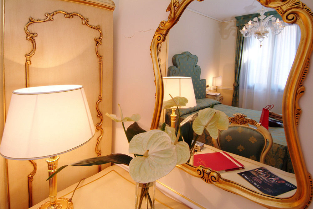 กาเวนดรามิน ซาโก Hotel เวนิส ภายนอก รูปภาพ